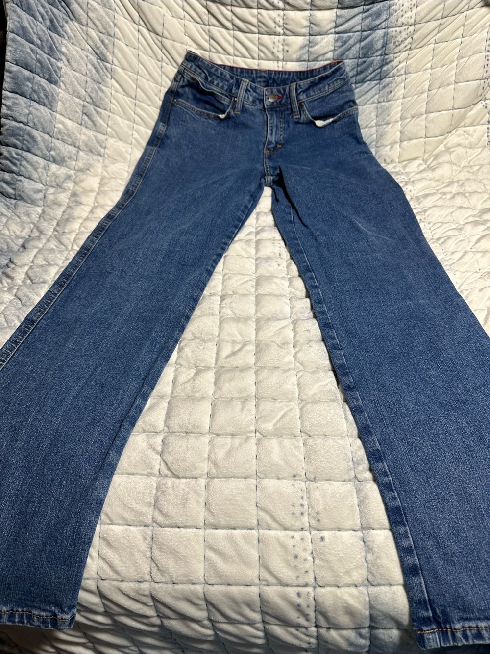 Classic Women's Wrangler Straight-Leg Jeans in Dark Blue